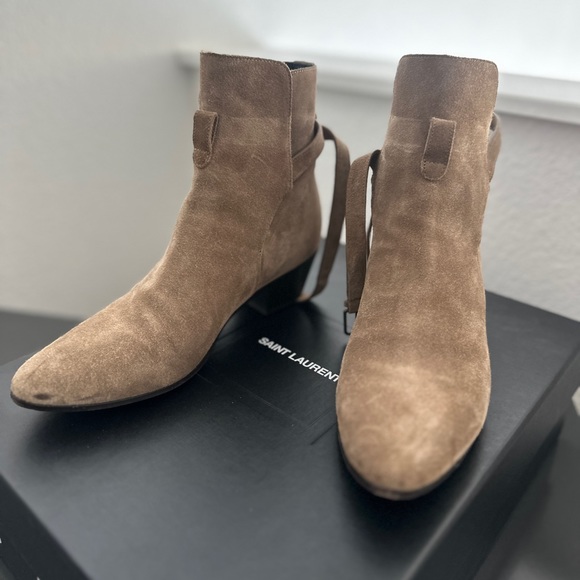 Saint Laurent ankle Boots! - Picture 9 of 11